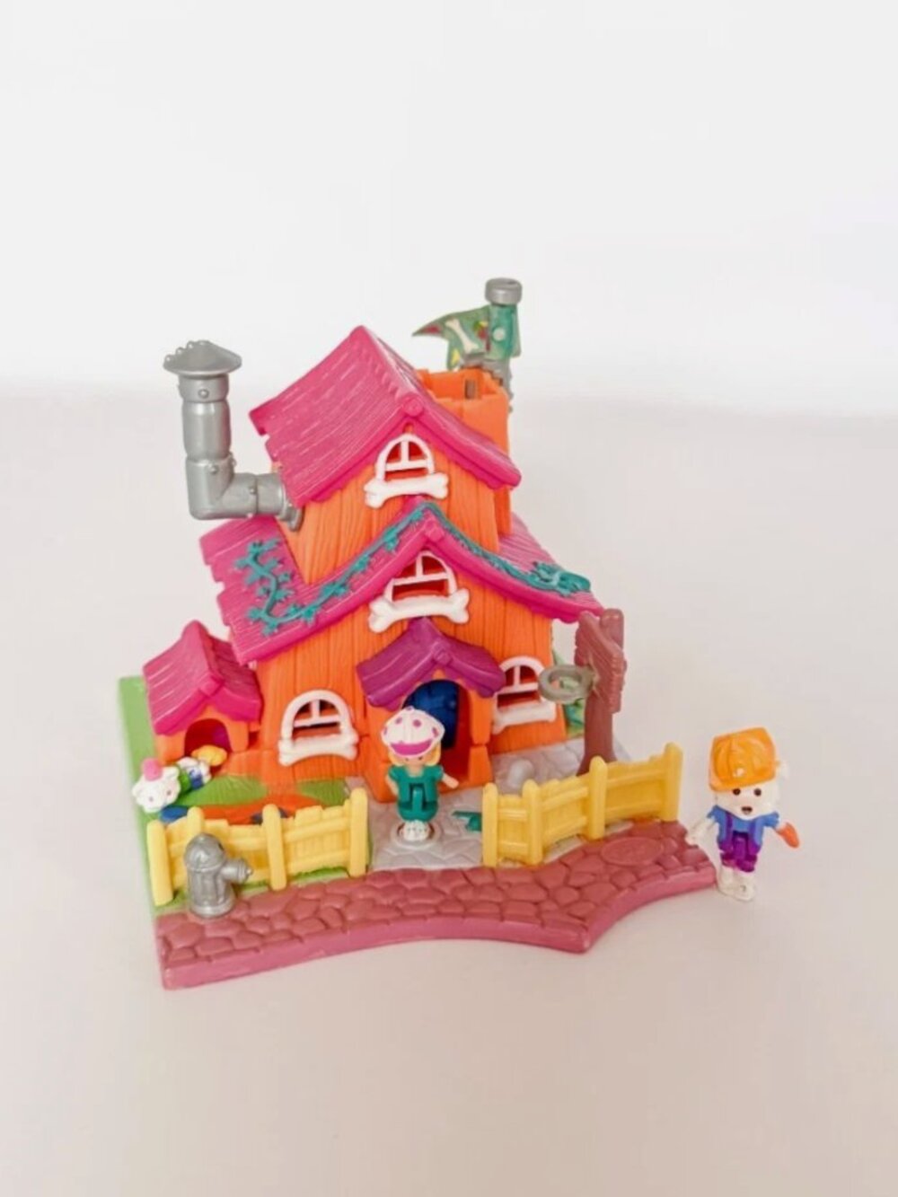 Vintage 1994 Bluebird Polly Pocket Barclay's Cottage Dog House Animal Wonderland